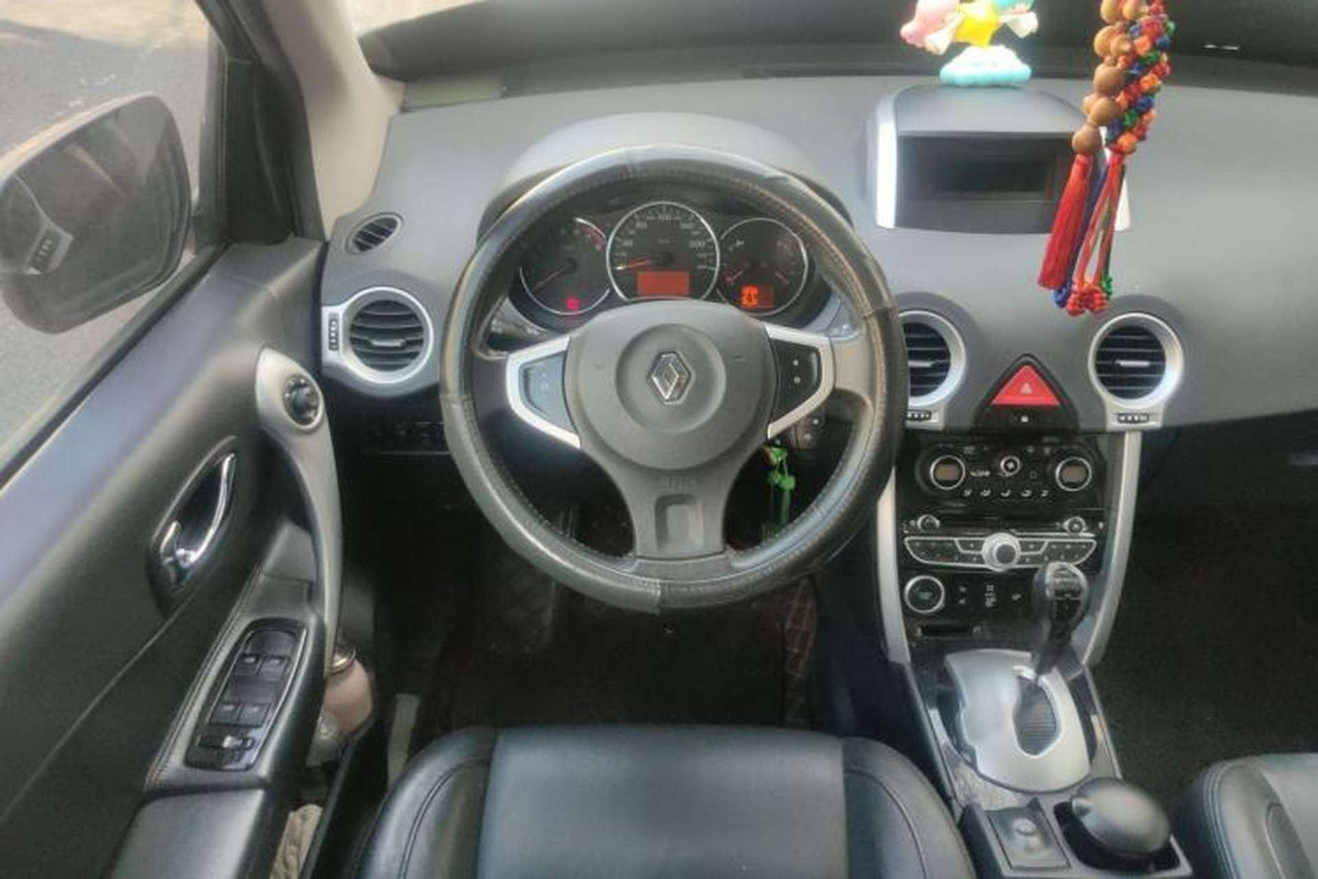Used Renault Koleos 2010 2.5L 4x4 Comfort Edition Steering Wheel