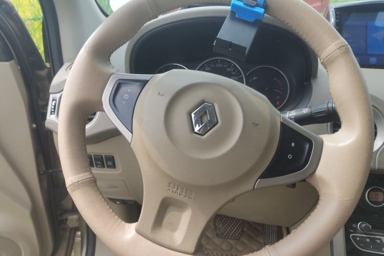 Used Renault Koleos 2010 2.5L 4x4 Comfort Edition Steering Wheel