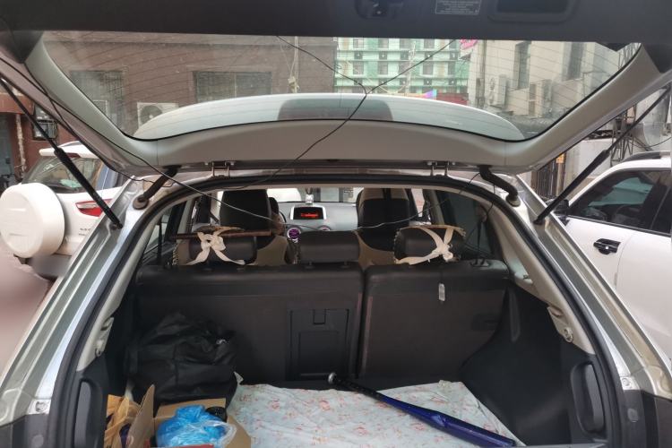 Used Renault Koleos 2010 2.5L 4x4 Comfort Edition Trunk