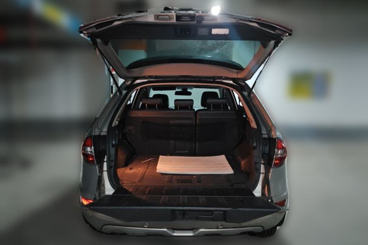 Used Renault Koleos 2010 2.5L 4x4 Comfort Edition Trunk