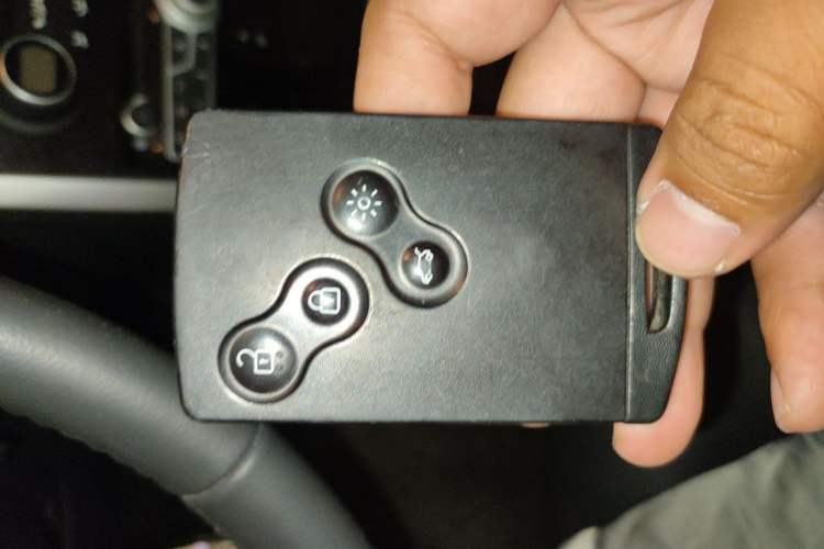 Used Renault Koleos 2010 2.5L Two-Wheel Drive Comfort Version Vehicle Key