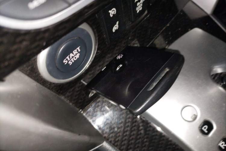 Used Renault Koleos 2010 2.5L 4x4 Comfort Edition Vehicle Key