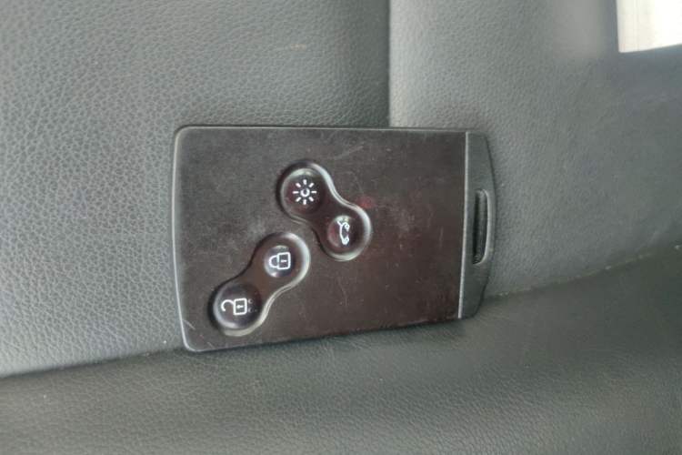 Used Renault Koleos 2010 2.5L 4x4 Comfort Edition Vehicle Key
