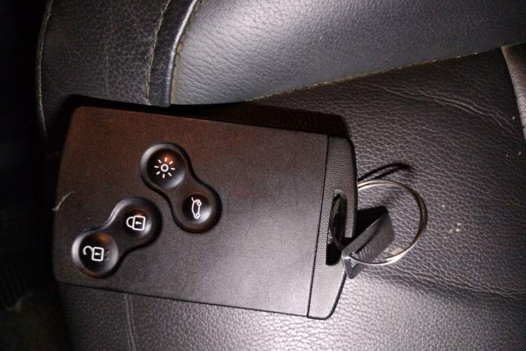 Used Renault Koleos 2010 2.5L 4x4 Luxury Version Vehicle Key