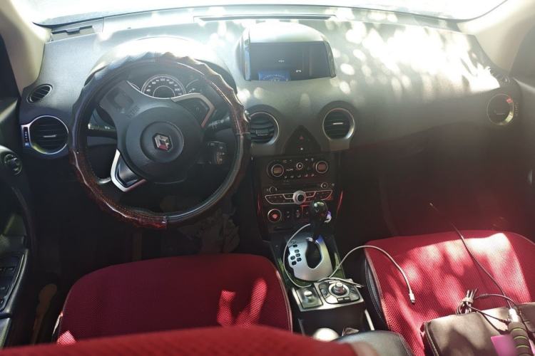 Used Renault Koleos 2010 2.5L 4x4 Comfort Edition Center Console