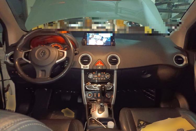 Used Renault Koleos 2010 2.5L 4x4 Comfort Edition Center Console
