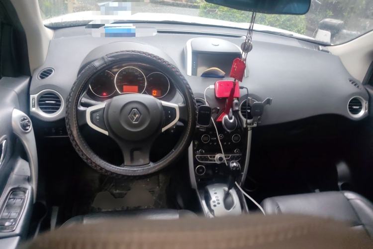 Used Renault Koleos 2010 2.5L Two-Wheel Drive Comfort Version Center Console