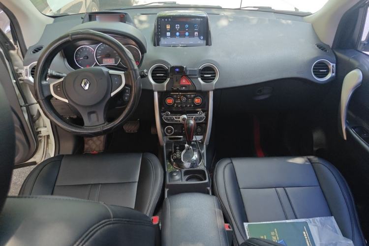 Used Renault Koleos 2010 2.5L 4x4 Comfort Edition Center Console
