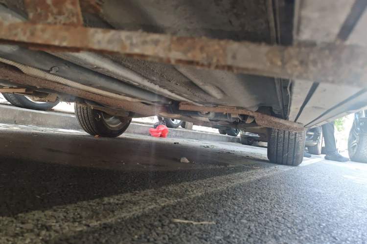 Used Renault Koleos 2010 2.5L 4x4 Comfort Edition Chassis Front Left