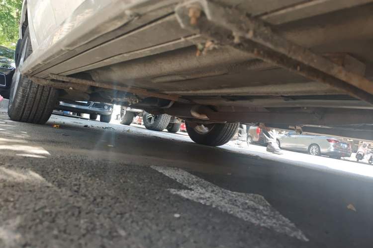 Used Renault Koleos 2010 2.5L 4x4 Comfort Edition Chassis Front Right