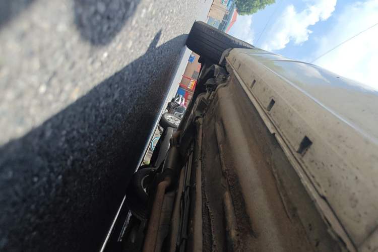 Used Renault Koleos 2010 2.5L 4x4 Comfort Edition Chassis Front Right