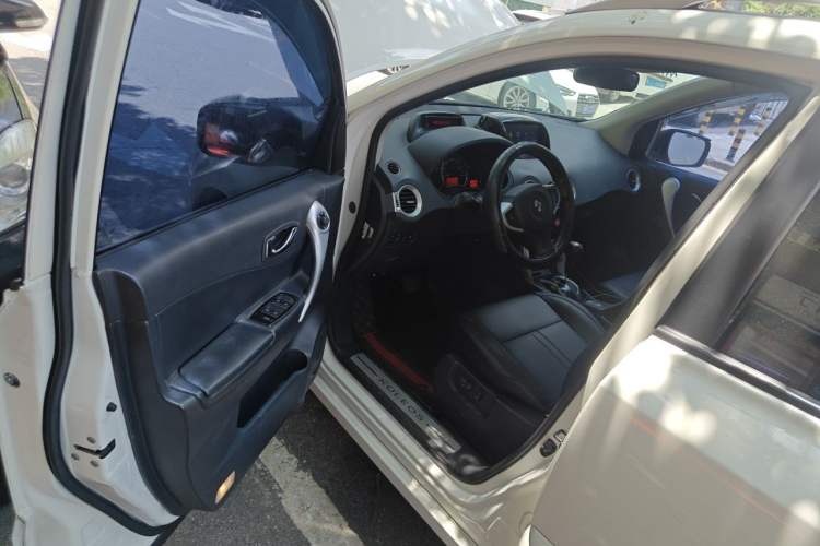 Used Renault Koleos 2010 2.5L 4x4 Comfort Edition Driver Seat