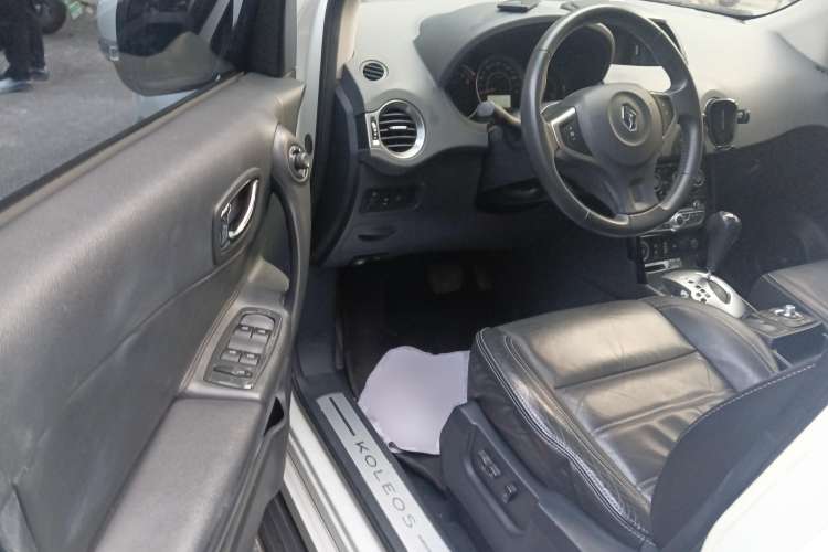 Used Renault Koleos 2010 2.5L 4x4 Luxury Version Driver Seat