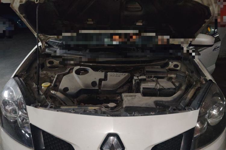 Used Renault Koleos 2010 2.5L Two-Wheel Drive Fashion Edition Engine Bay