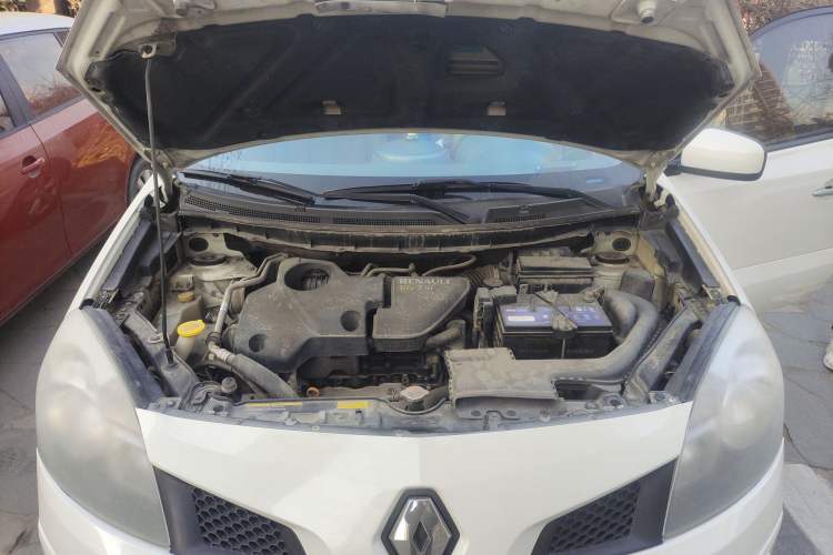Used Renault Koleos 2010 2.5L Four-Wheel Drive Bose Limited Edition Engine Bay