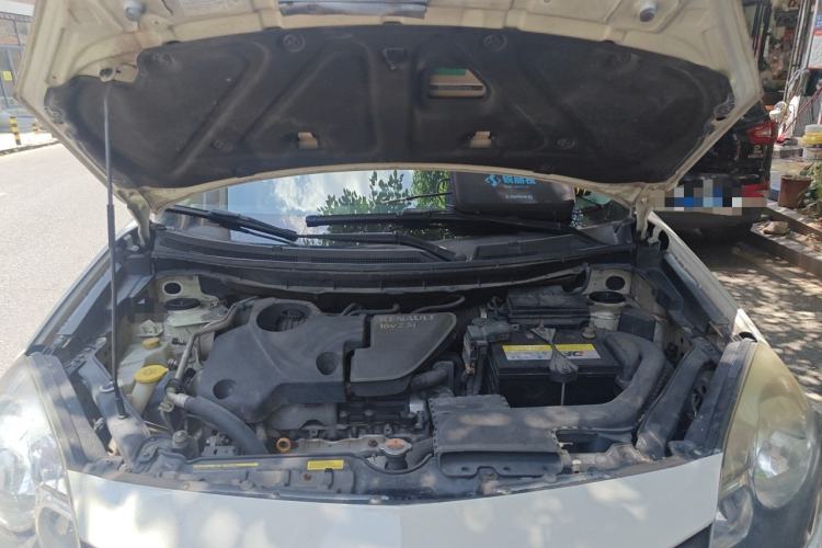 Used Renault Koleos 2010 2.5L 4x4 Comfort Edition Engine Bay