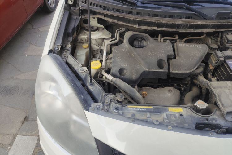 Used Renault Koleos 2010 2.5L Four-Wheel Drive Bose Limited Edition Engine Bay Right