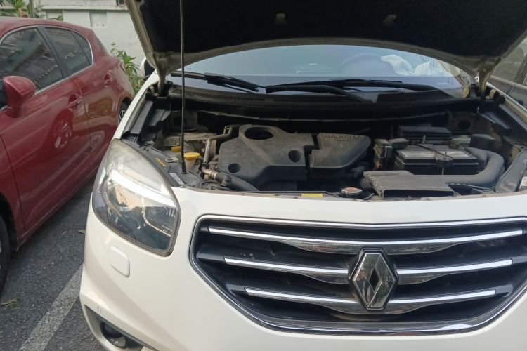 Used Renault Koleos 2010 2.5L 4x4 Luxury Version Engine Bay Right