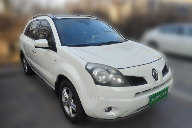 Used Renault Koleos 2010 2.5L Four-Wheel Drive Bose Limited Edition Front Right 45 Deg