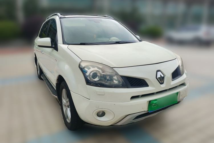 Used Renault Koleos 2010 2.5L Two-Wheel-Drive Luxury Version Front Right 45 Deg