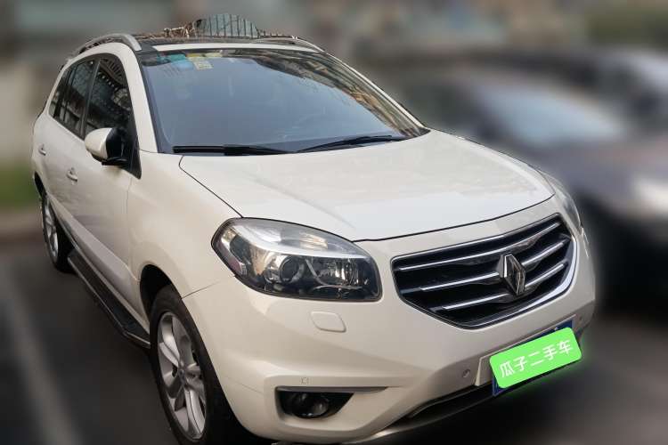 Used Renault Koleos 2010 2.5L 4x4 Luxury Version Front Right 45 Deg
