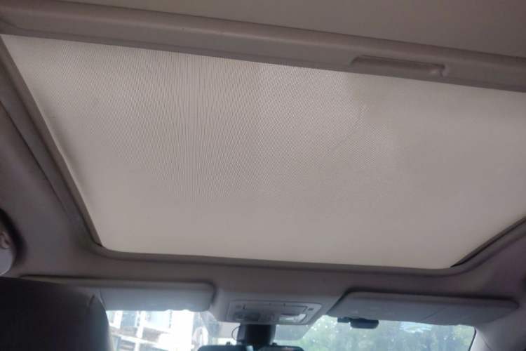 Used Renault Koleos 2010 2.5L Two-Wheel Drive Comfort Version Headliner