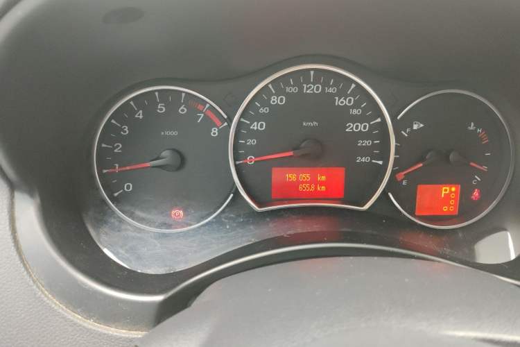 Used Renault Koleos 2010 2.5L Two-Wheel-Drive Luxury Version Odometer Close Up