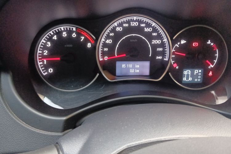 Used Renault Koleos 2010 2.5L 4x4 Luxury Version Odometer Close Up