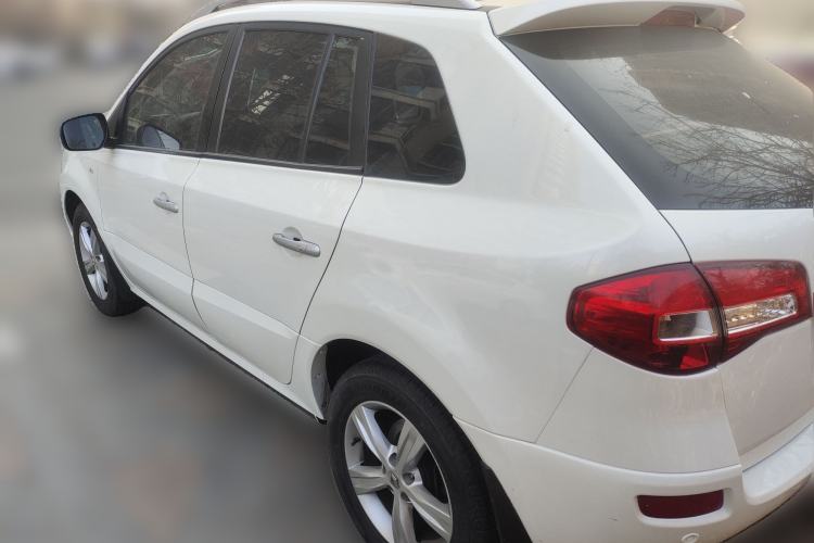 Used Renault Koleos 2010 2.5L Four-Wheel Drive Bose Limited Edition Rear Left 45 Deg