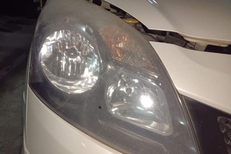 Used Renault Koleos 2010 2.5L 4x4 Comfort Edition Right Front Headlight