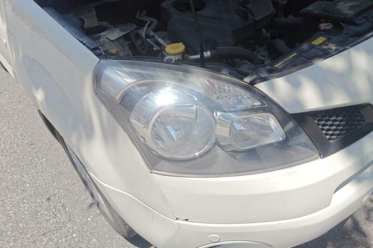 Used Renault Koleos 2010 2.5L 4x4 Comfort Edition Right Front Headlight