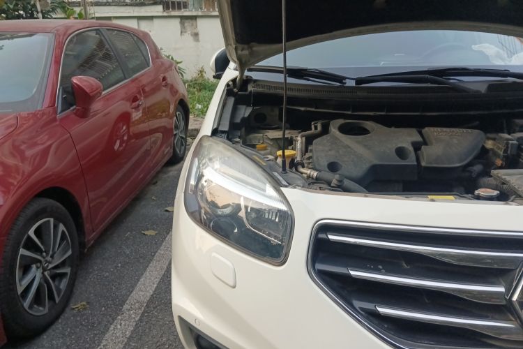 Used Renault Koleos 2010 2.5L 4x4 Luxury Version Right Front Headlight