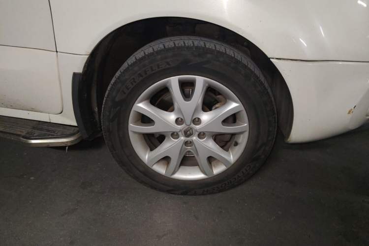Used Renault Koleos 2010 2.5L Two-Wheel Drive Fashion Edition Right Front Wheel Hub