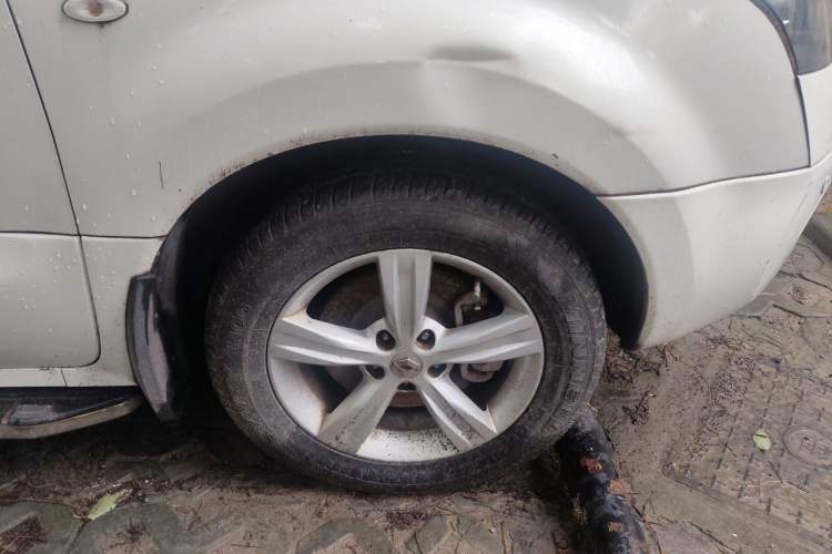 Used Renault Koleos 2010 2.5L Two-Wheel Drive Comfort Version Right Front Wheel Hub