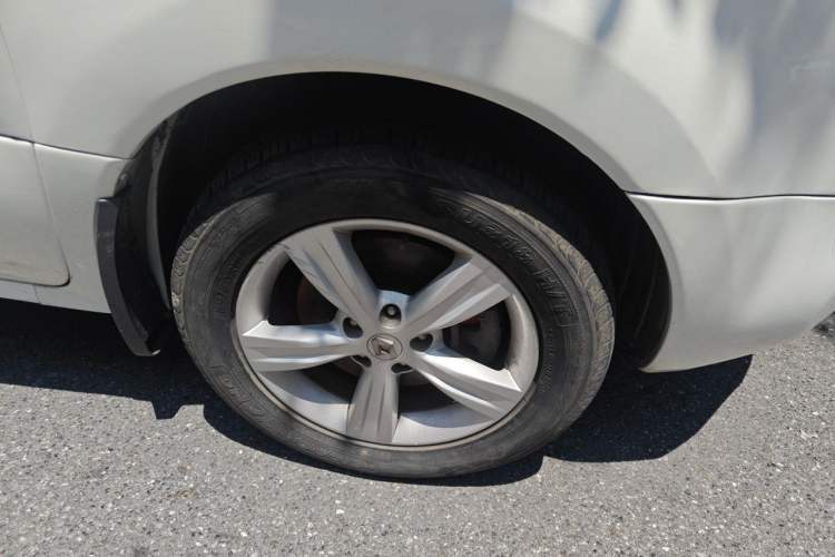 Used Renault Koleos 2010 2.5L 4x4 Comfort Edition Right Front Wheel Hub