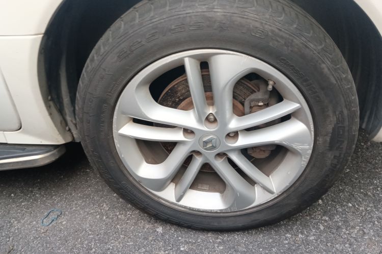 Used Renault Koleos 2010 2.5L 4x4 Luxury Version Right Front Wheel Hub