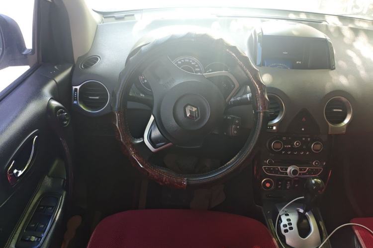 Used Renault Koleos 2010 2.5L 4x4 Comfort Edition Steering Wheel