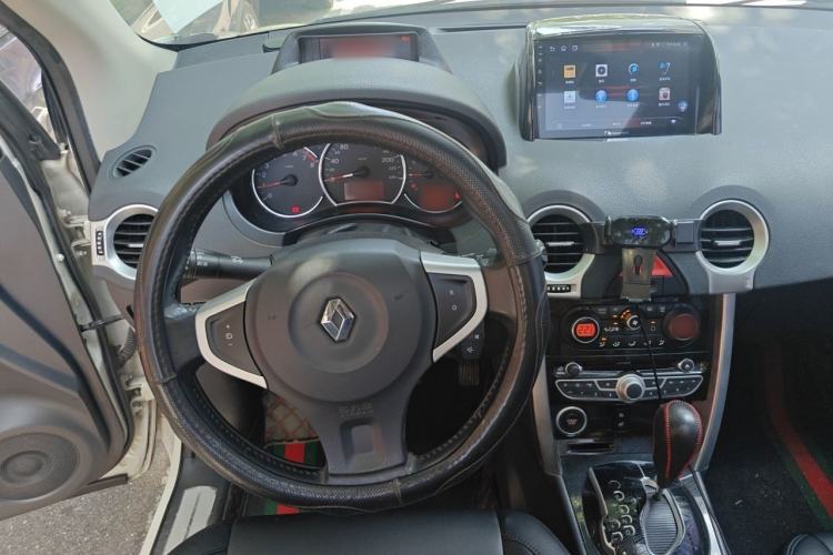 Used Renault Koleos 2010 2.5L 4x4 Comfort Edition Steering Wheel
