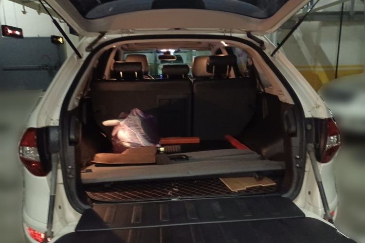 Used Renault Koleos 2010 2.5L 4x4 Comfort Edition Trunk