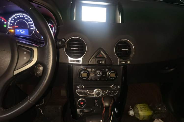 Used Renault Koleos 2012 2.5L Two-Wheel Drive Comfort Edition with Navigation Audio And AC Panel