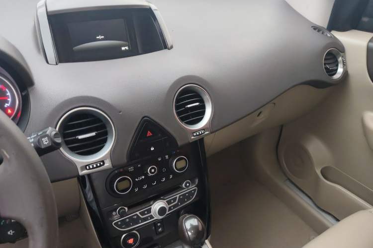 Used Renault Koleos 2012 2.5L Two-Wheel Drive Comfort Edition with Navigation Audio And AC Panel