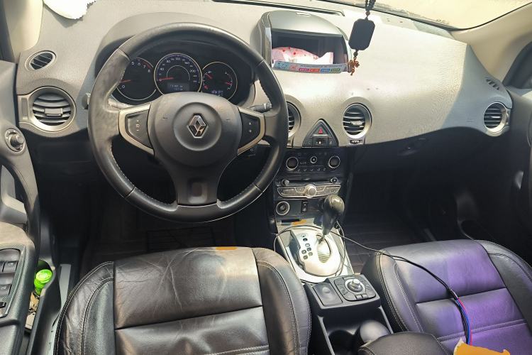 Used Renault Koleos 2012 2.5L Two-Wheel Drive Comfort Edition with Navigation Center Console