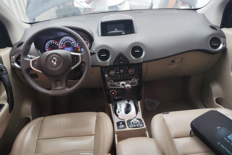 Used Renault Koleos 2012 2.5L Two-Wheel Drive Comfort Edition with Navigation Center Console