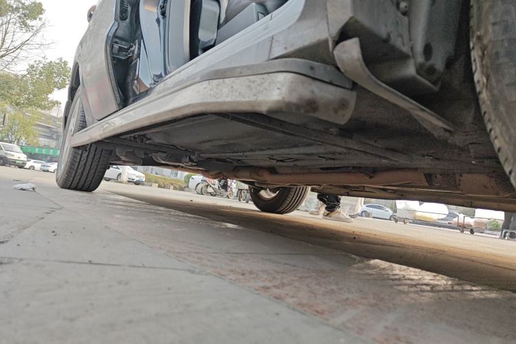 Used Renault Koleos 2012 2.5L 4x4 Comfort Edition with Navigation Chassis Front Right