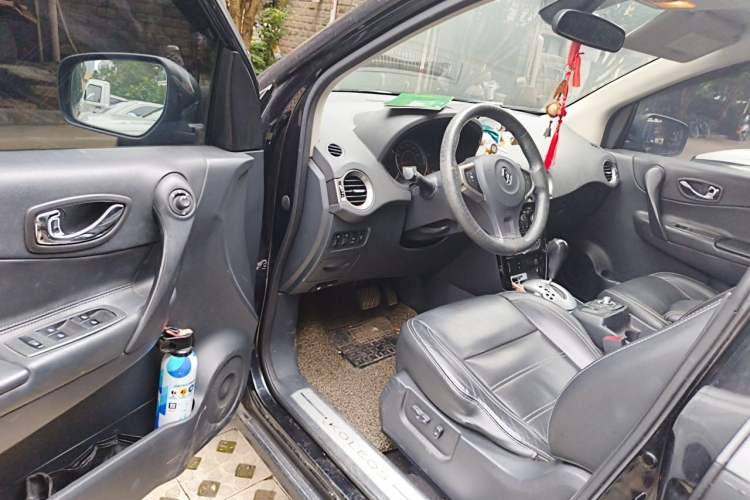 Used Renault Koleos 2012 2.5L Two-Wheel Drive Comfort Edition with Navigation Driver Seat