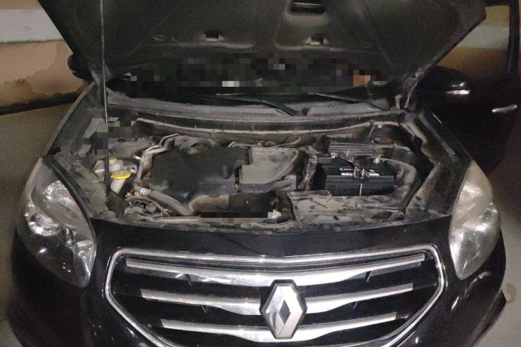 Used Renault Koleos 2012 2.5L 4x4 Comfort Edition with Navigation Engine Bay