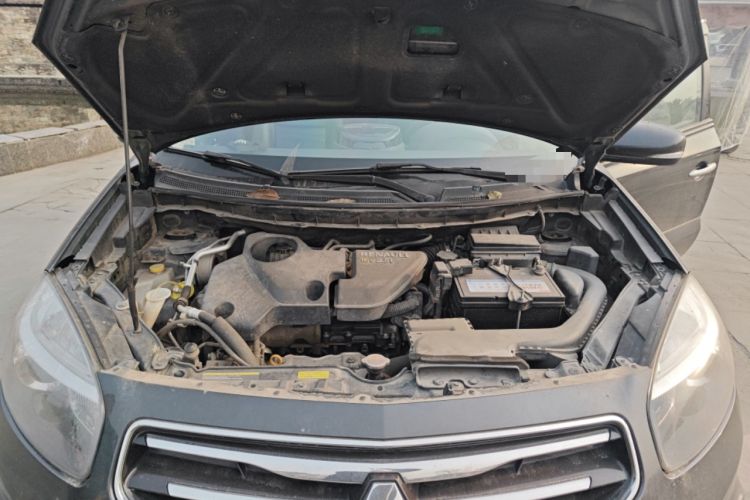 Used Renault Koleos 2012 2.5L 4x4 Comfort Edition with Navigation Engine Bay
