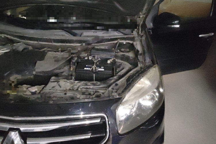 Used Renault Koleos 2012 2.5L 4x4 Comfort Edition with Navigation Engine Bay Left