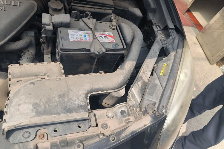 Used Renault Koleos 2012 2.5L Two-Wheel Drive Comfort Edition with Navigation Engine Bay Left