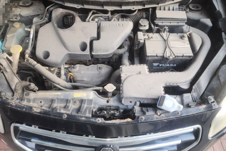 Used Renault Koleos 2012 2.5L 4x4 Comfort Edition with Navigation Engine Bay